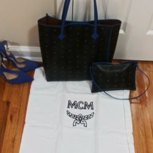 MCM Pocket book w/cosmetic purse